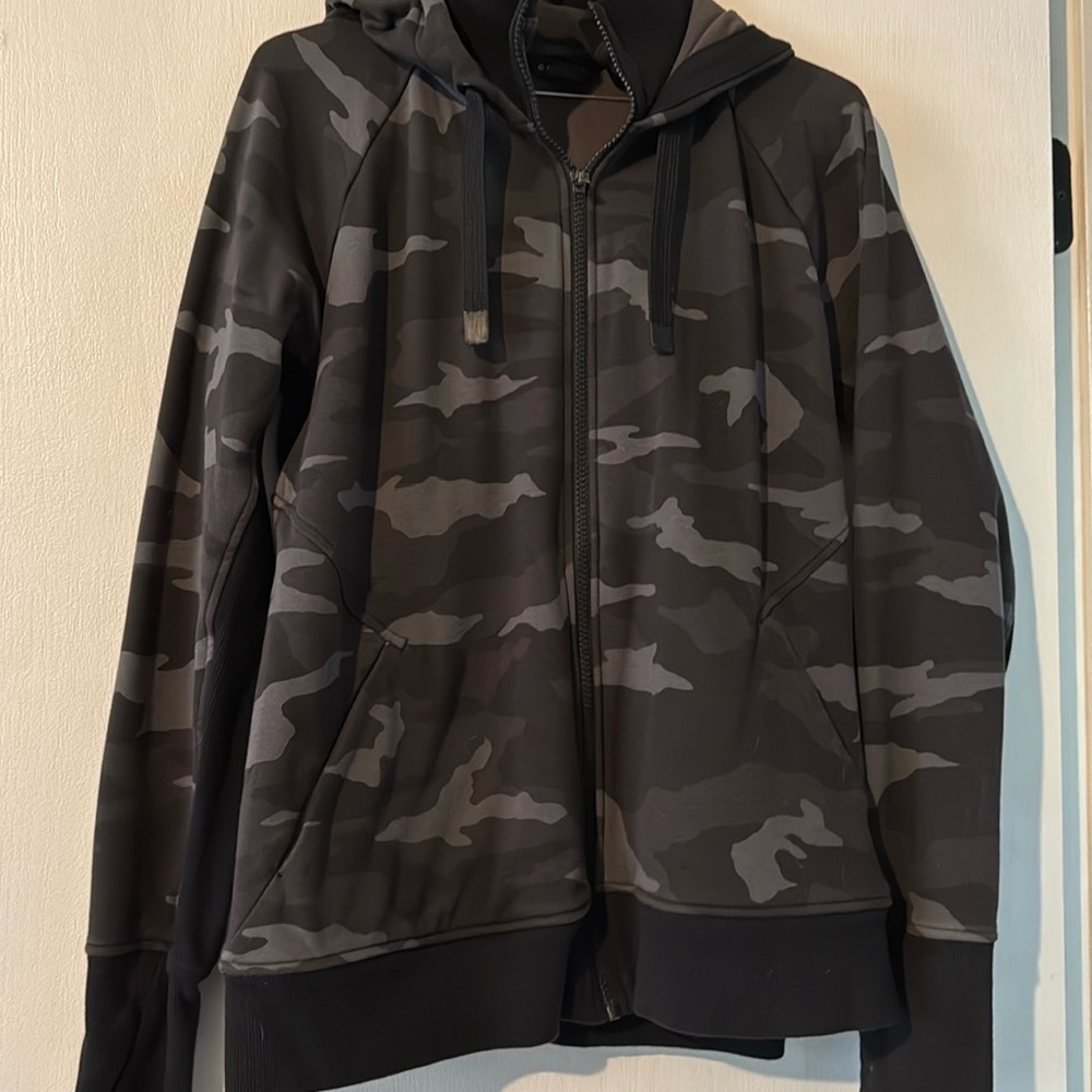 Black camo size L athleta zip jacket